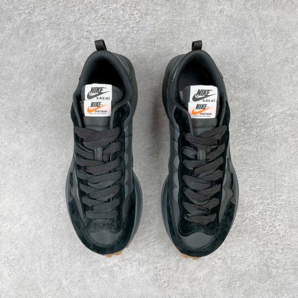 Nike Vaporwaffle sacai Black Gum