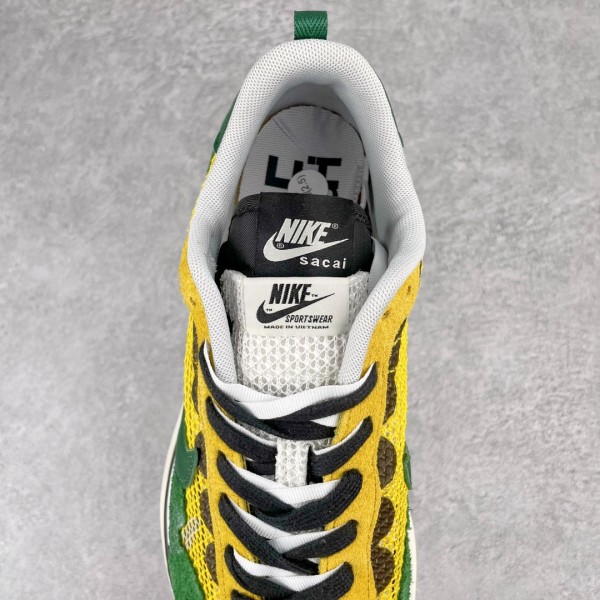 Nike Vaporwaffle sacai Tour Yellow Stadium Green