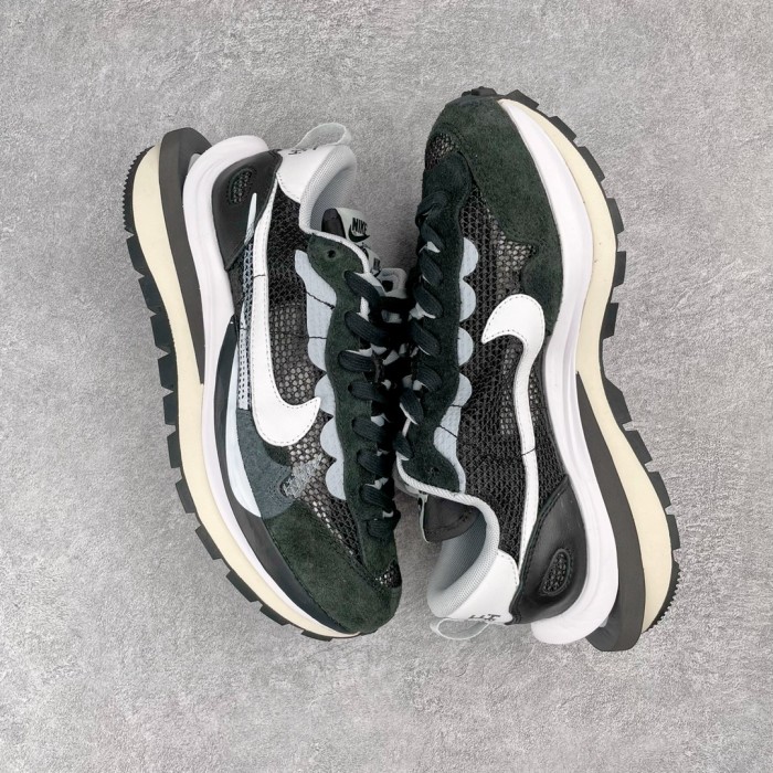 Nike Vaporwaffle sacai Black White