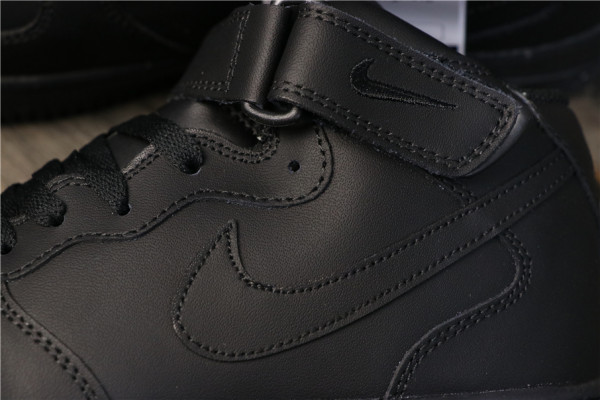 Nike Air Force 1 Mid '07 Triple Black (2021)