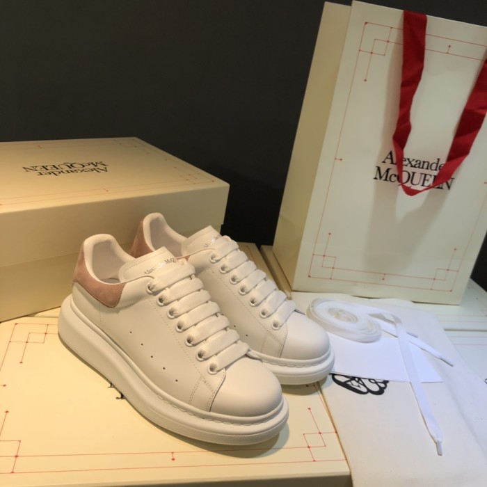 Alexander McQueen Stylish Skateboarding Shoes Women's White Pink