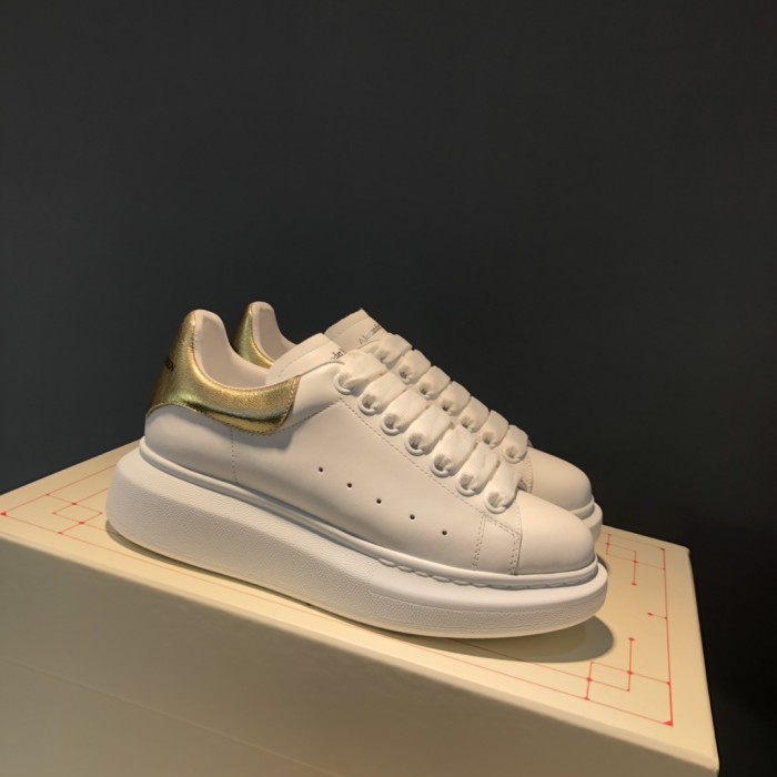 Alexander McQueen Oversized Light Gold (W)