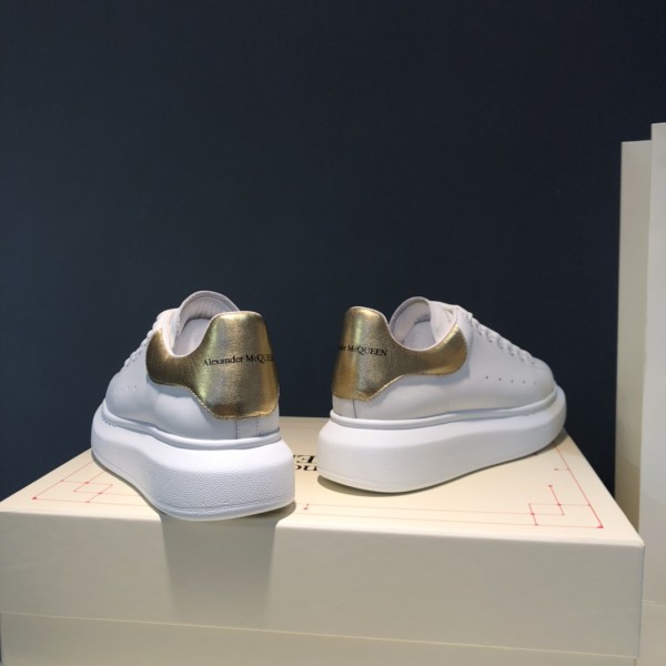 Alexander McQueen Oversized Light Gold (W)