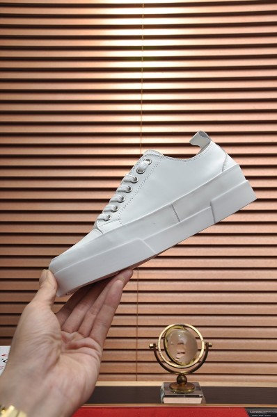 Dolce & Gabbana Low Tops Sneakers 111