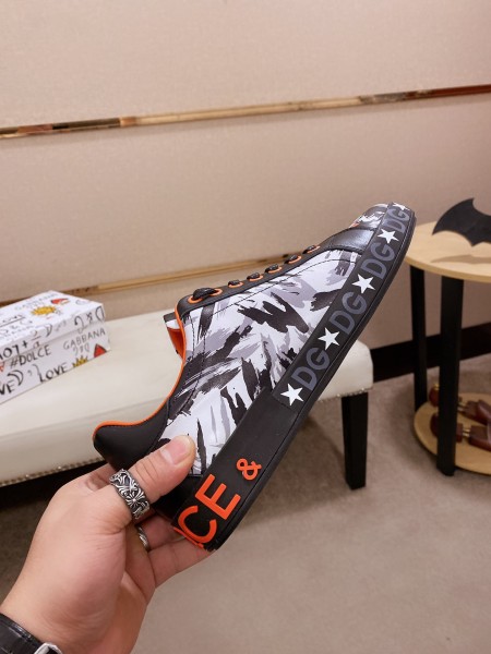 Dolce & Gabbana Low Tops Sneakers 132