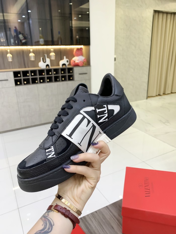 Valentino VL7N Bands 'Black White'