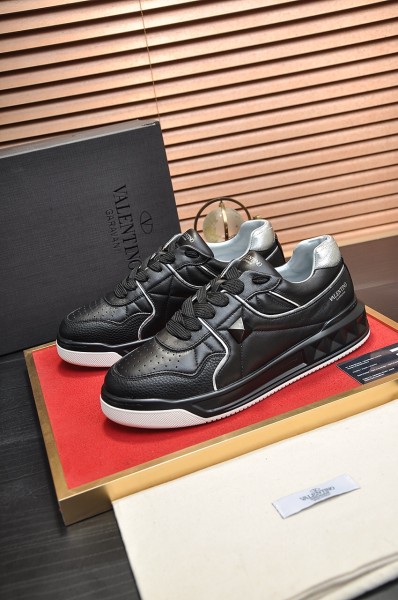 Valentino One Stud Low 'Black Grey'