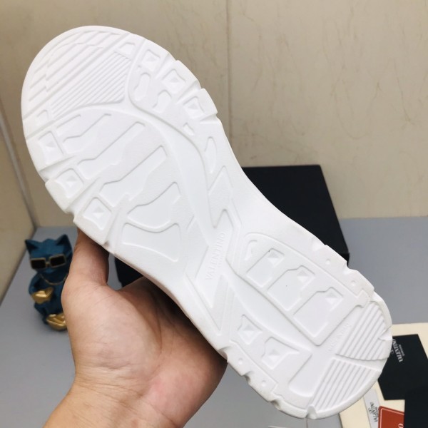 Valentino GARAVANI Low Top Casual Shoes