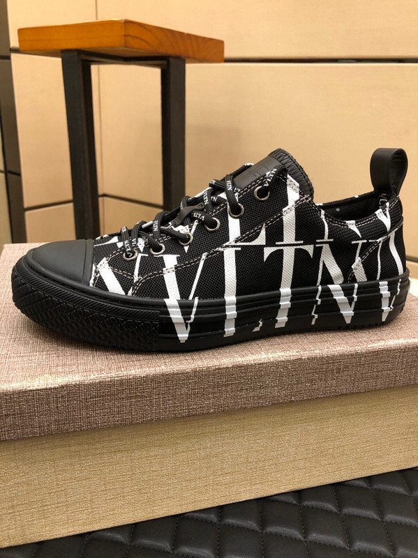 Valentino Giggies Low 'VLTN All Over Print - Black'