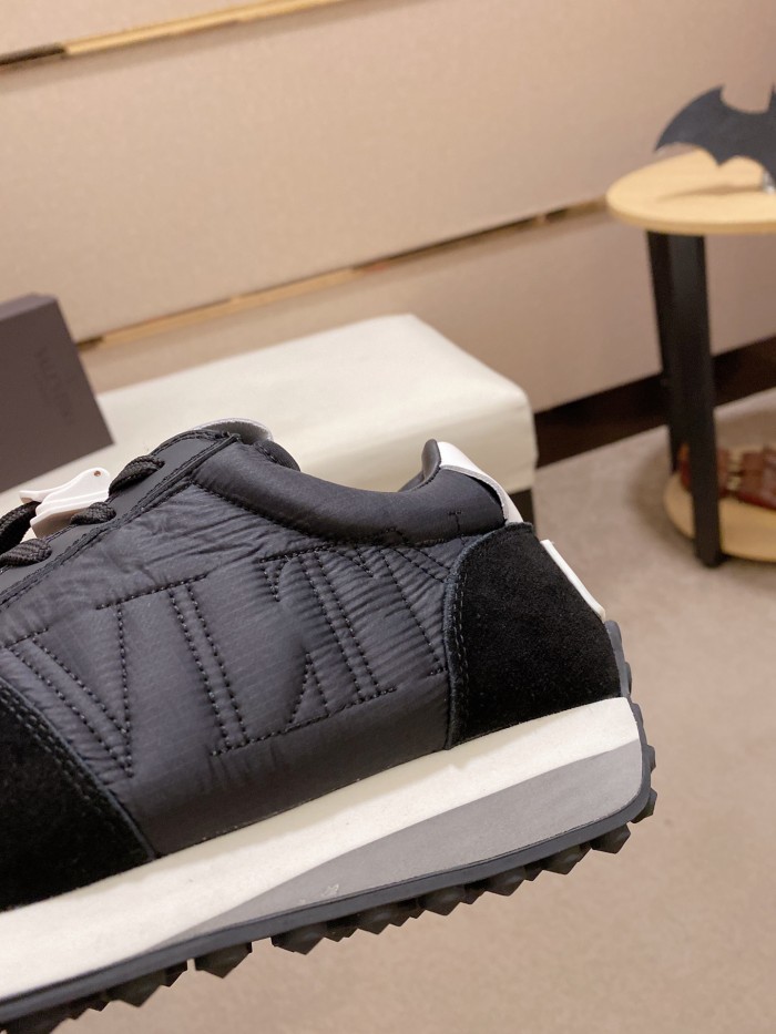 Valentino ROLLER VLTN Lightweight Low Top Casual Shoes Men's Black