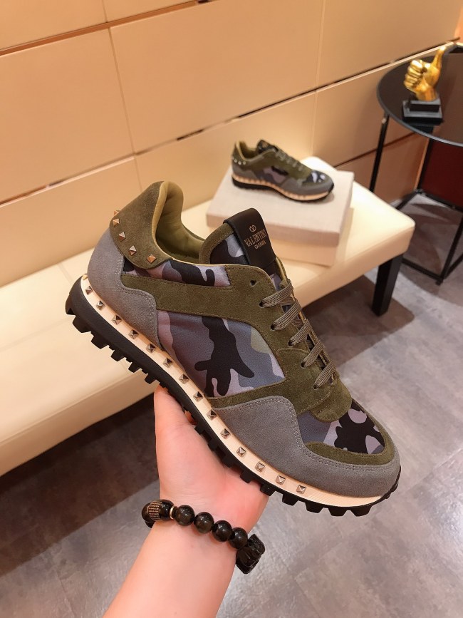 Valentino Garavani Rockrunner camouflage-print sneakers 16