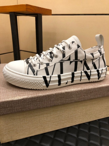 Valentino VLTN Low Top Stylish Skateboarding Shoes Men's White Black Multicolor