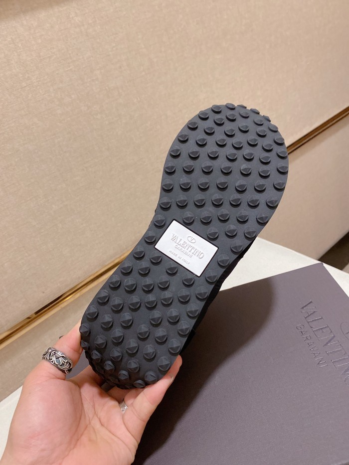 Valentino ROLLER VLTN Lightweight Low Top Casual Shoes Men's Black