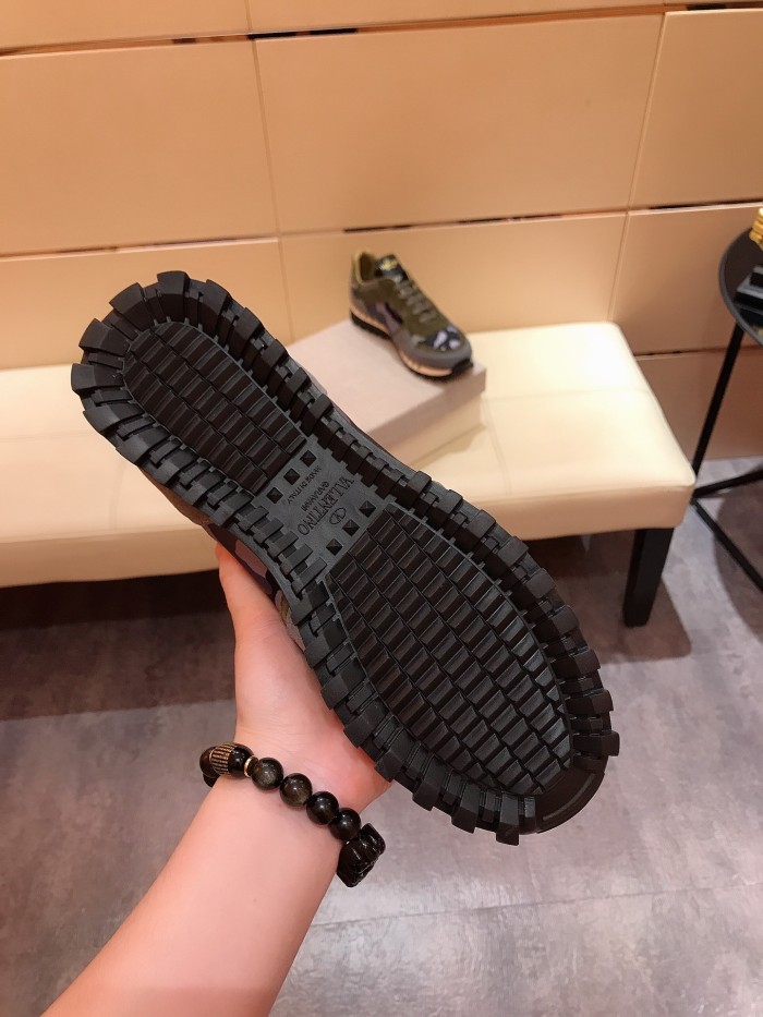 Valentino Garavani Rockrunner camouflage-print sneakers 16