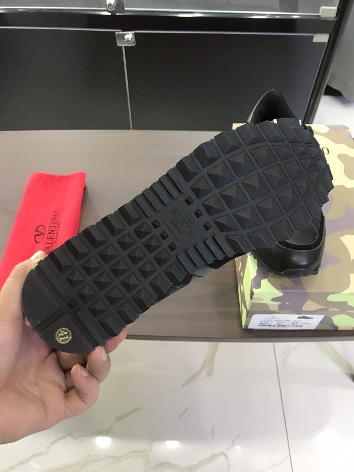 Valentino Rockrunner Breathable Low-Top Casual Athletic Shoes Black