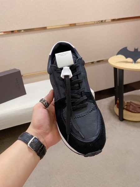 Valentino ROLLER VLTN Lightweight Low Top Casual Shoes Men's Black