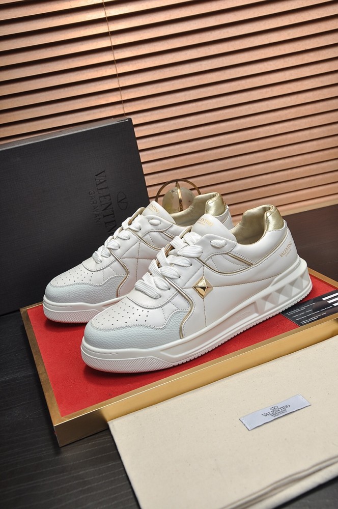 Valentino Garavani One Stud XL Leather Sneakers