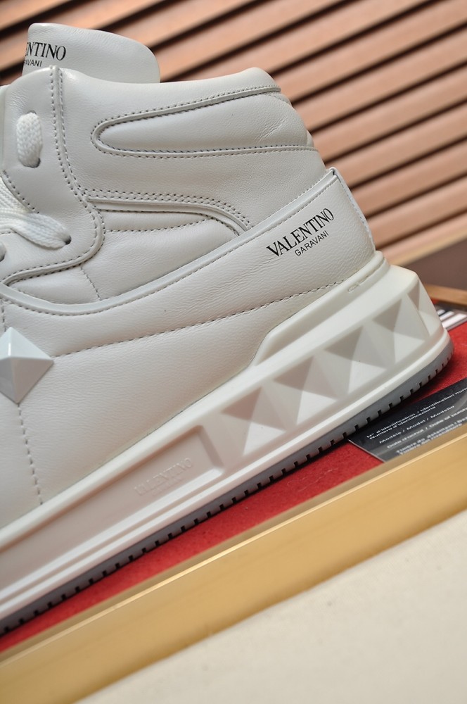 Valentino Garavani One Stud Mid-Top Sneakers