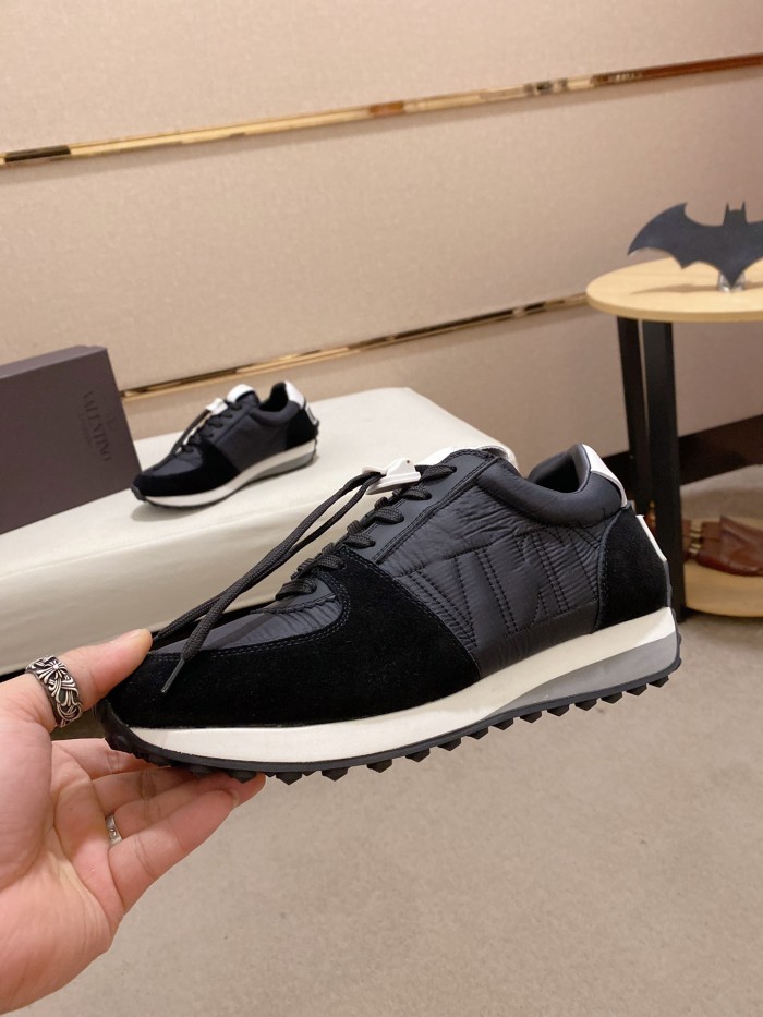 Valentino ROLLER VLTN Lightweight Low Top Casual Shoes Men's Black