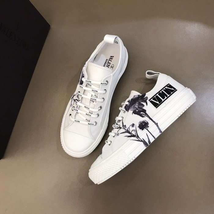 Valentino Giggies Flowersity Vltn Low Top Stylish Skateboarding Shoes Men's White