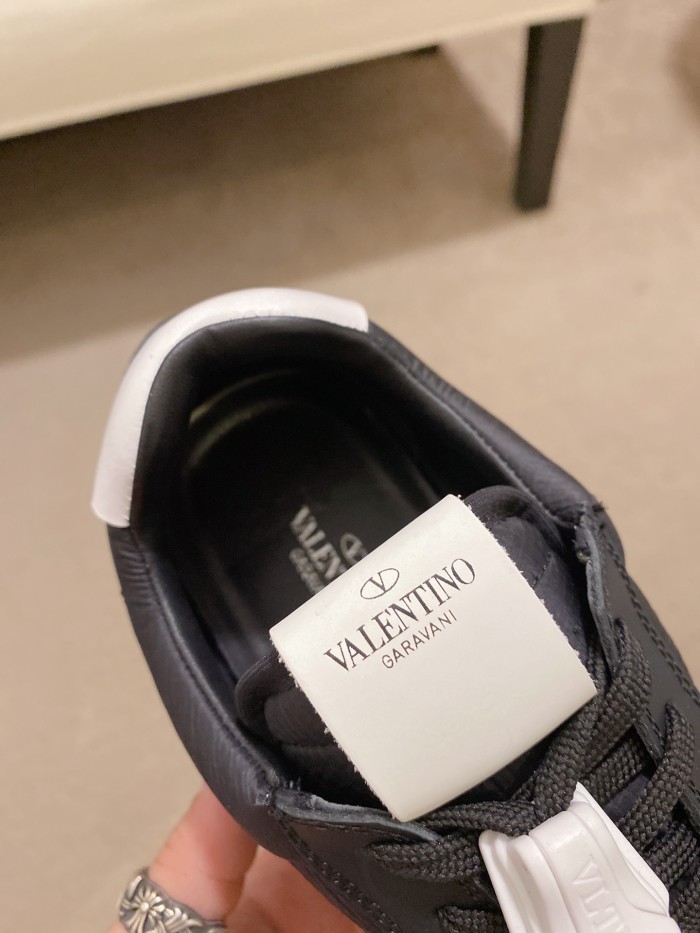 Valentino ROLLER VLTN Lightweight Low Top Casual Shoes Men's Black