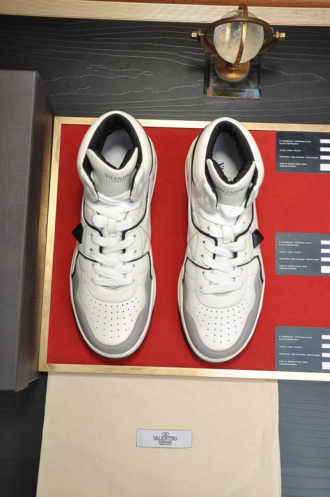 Valentino Garavani One Stud Mid Top Sneakers