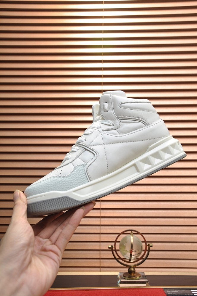 Valentino Garavani One Stud Mid-Top Sneakers