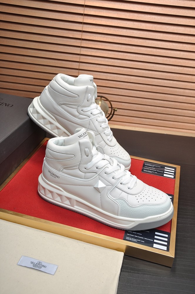 Valentino Garavani One Stud Mid-Top Sneakers