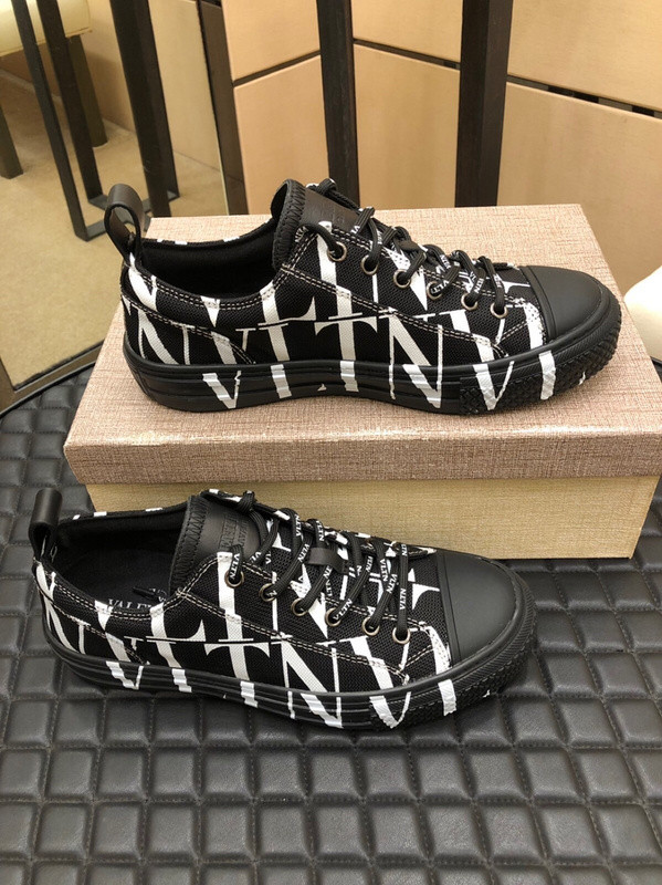 Valentino Giggies Low 'VLTN All Over Print - Black'