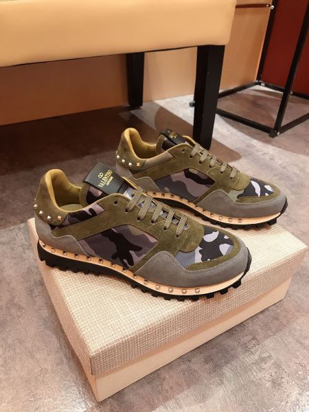 Valentino Garavani Rockrunner camouflage-print sneakers 16