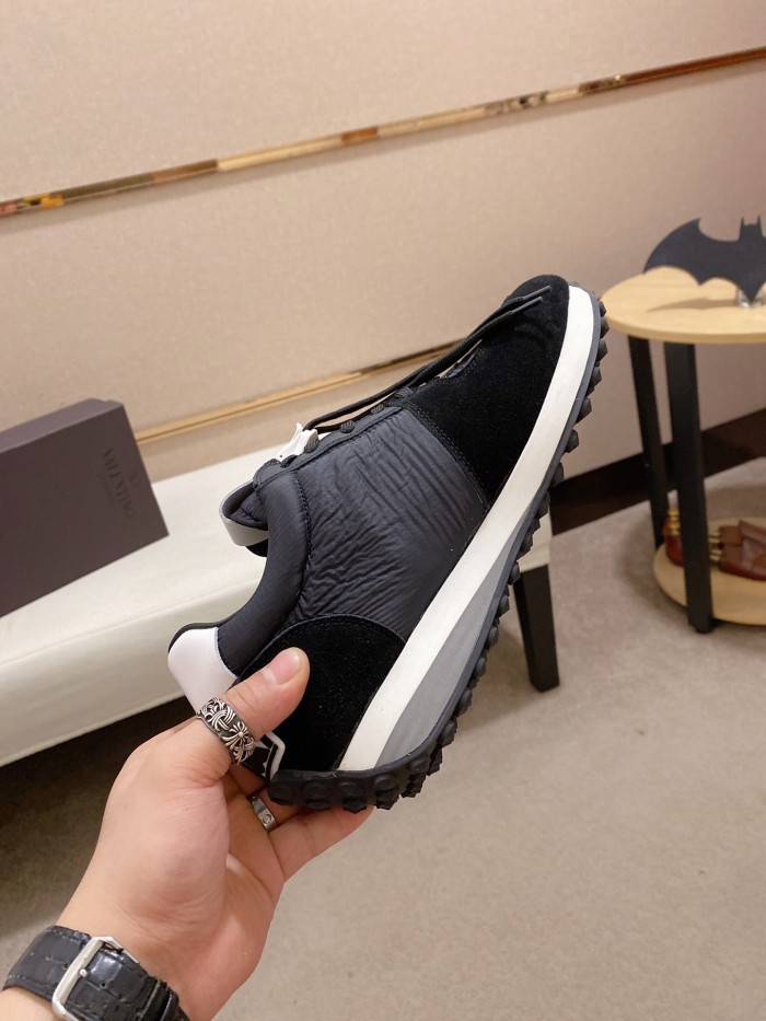 Valentino ROLLER VLTN Lightweight Low Top Casual Shoes Men's Black