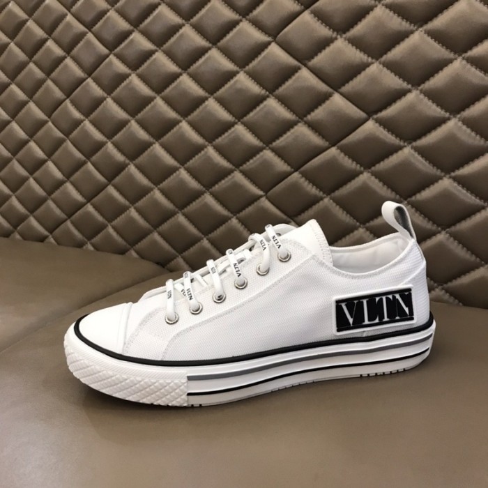 Valentino Giggies Vltn Low Top Stylish Skateboarding Shoes Men's White