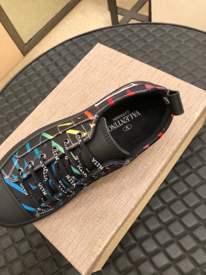 Valentino Giggies Low Top Skateboard Shoes Men's Black