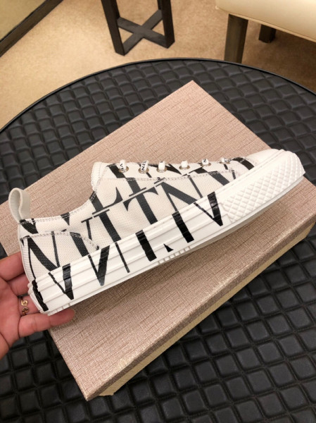 Valentino VLTN Low Top Stylish Skateboarding Shoes Men's White Black Multicolor