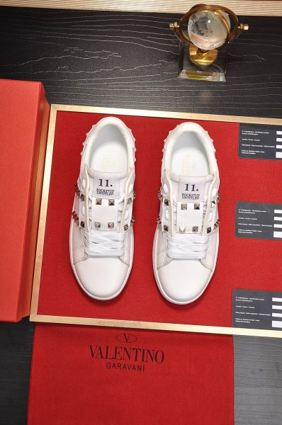 Valentino Garavani Rockstud Untitled Sneakers
