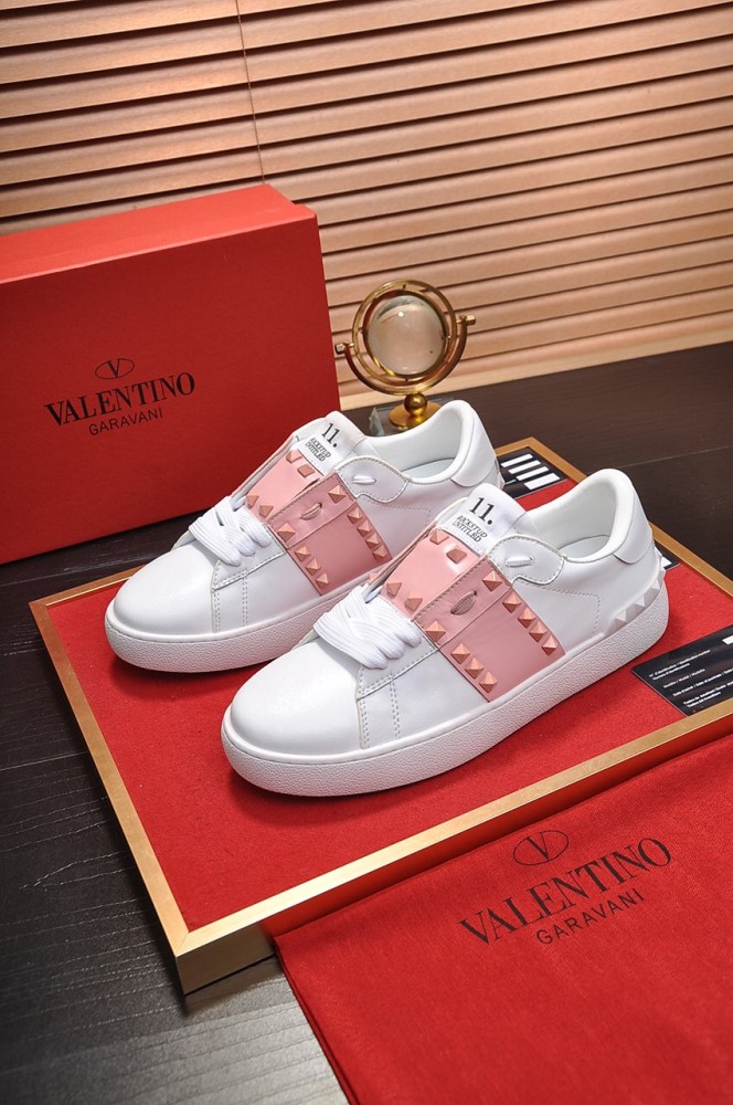Valentino ROCKSTUD UNTITLED Garavani rivet sports low-top fashion sneakers white powder