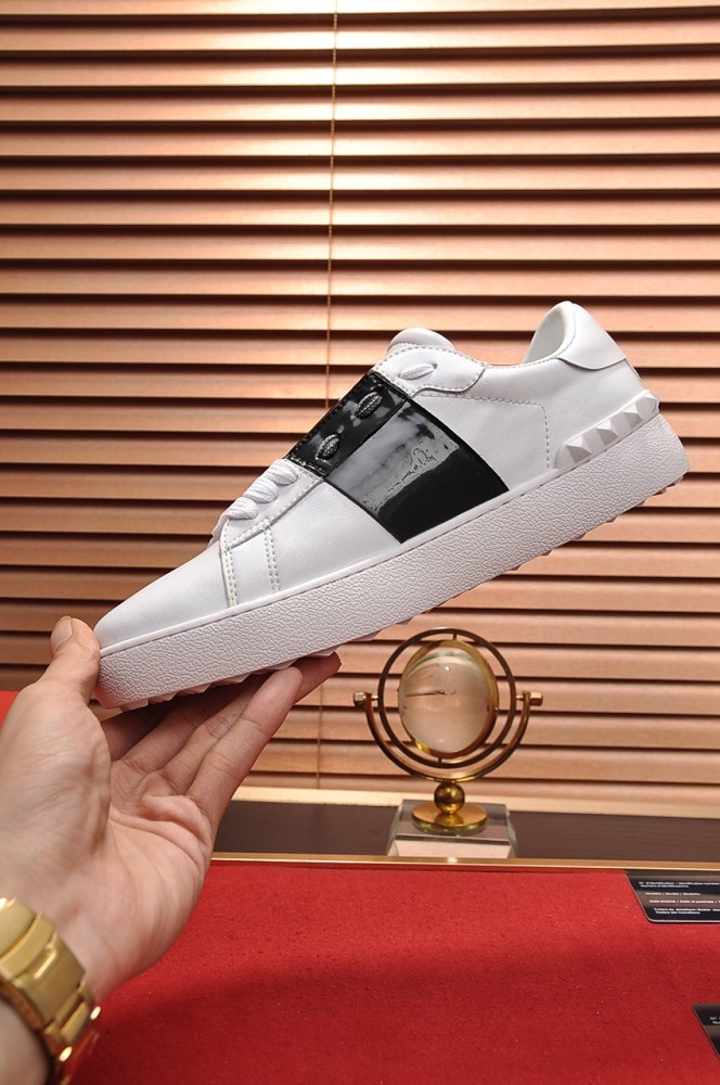 Valentino Open Skateboard Shoes Men Low-Top White/Black RY2S0830TCQA01