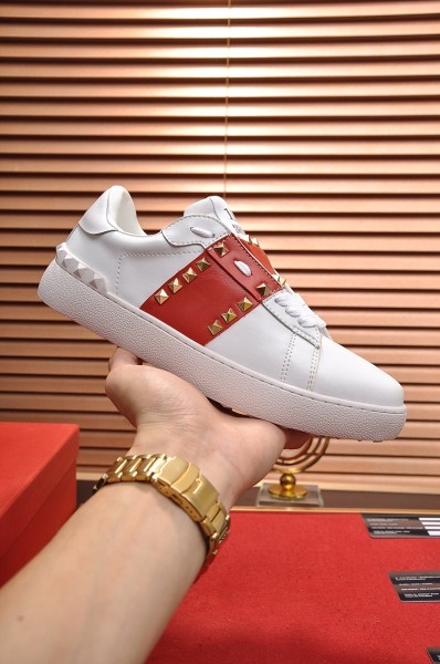 Valentino Rockstud Low Top Stylish Skateboarding Shoes Women's White Red