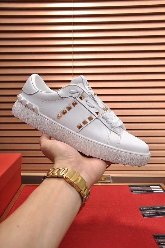 Valentino Rockstud Untitled White Gold