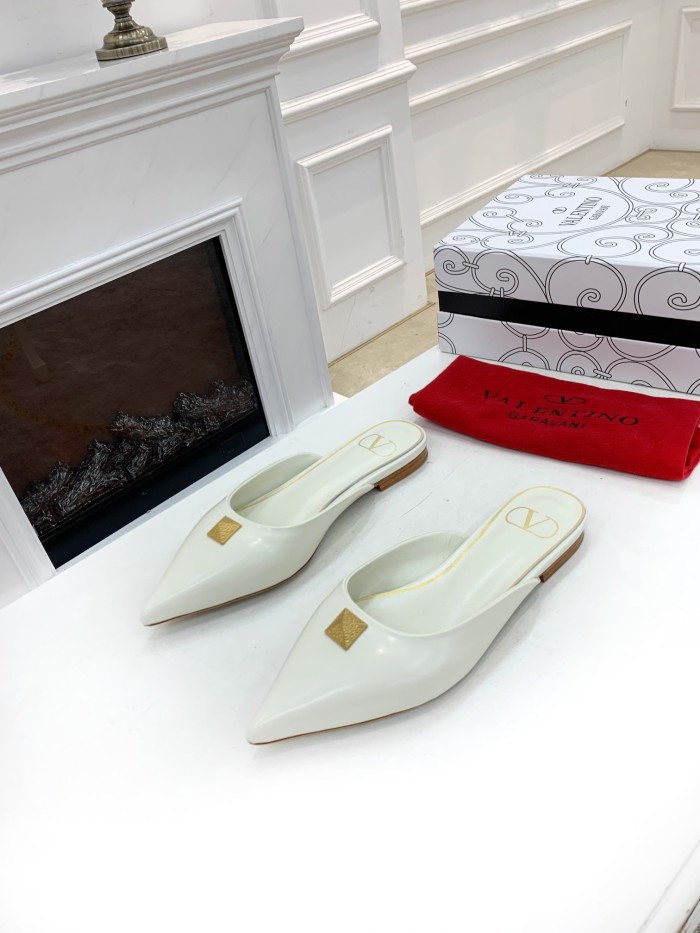 Valentino Roman Stud Fashion Slippers Women's Ecru