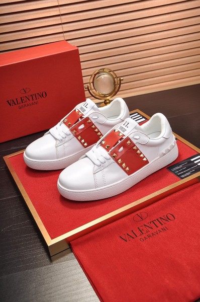 Valentino Rockstud Low Top Stylish Skateboarding Shoes Women's White Red