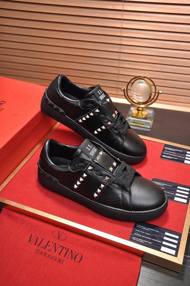 Valentino Rockstud 'Untitled - Black'