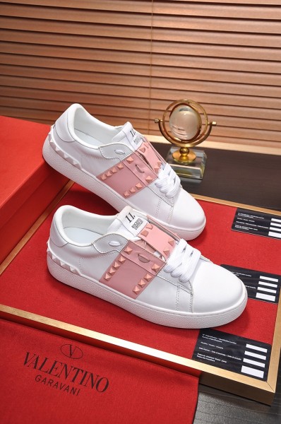 Valentino ROCKSTUD UNTITLED Garavani rivet sports low-top fashion sneakers white powder