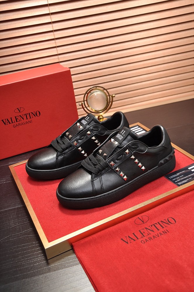 Valentino Rockstud 'Untitled - Black'