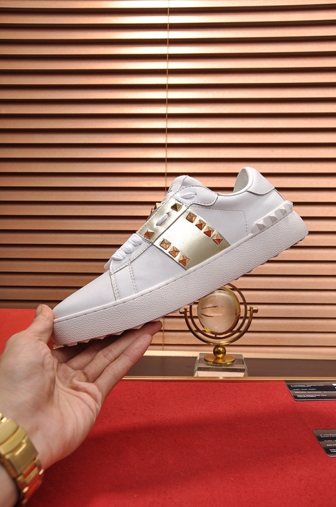 Valentino Women's Rockstud 'Untitled - White Copper'