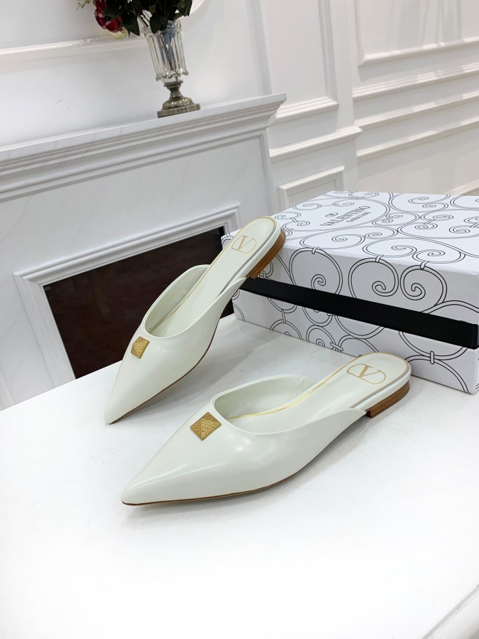 Valentino Roman Stud Fashion Slippers Women's Ecru