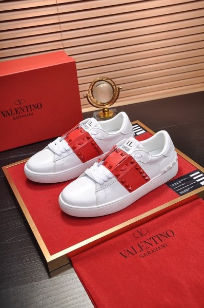 Valentino Rockstud Low Top Skateboard Shoes White