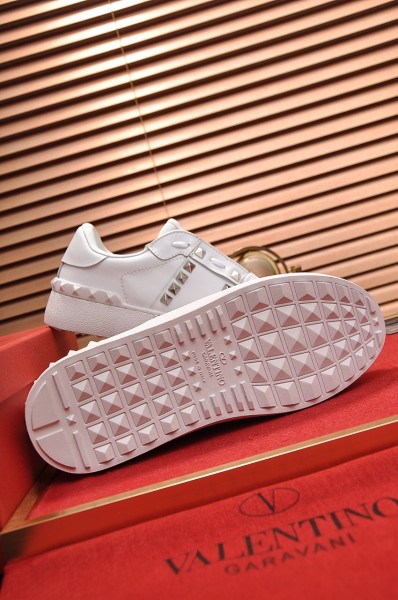 Valentino Garavani Rockstud Untitled Sneakers