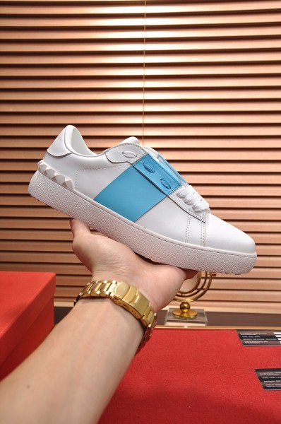 Valentino Garavani Rockstud Untitled calfskin sneaker 27