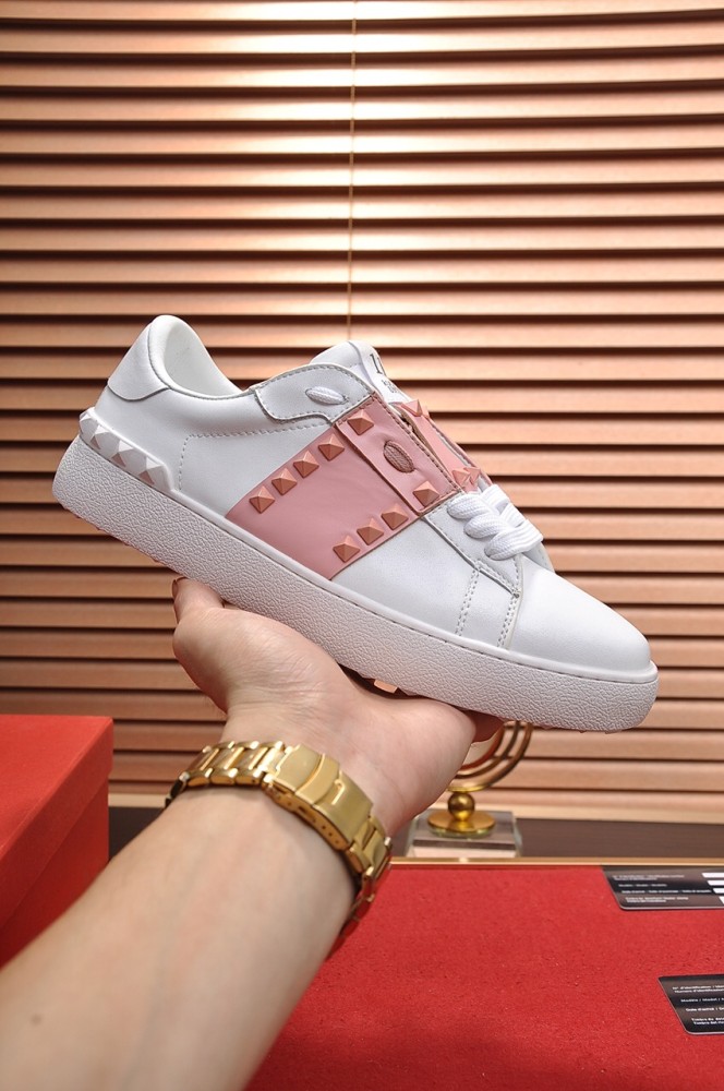 Valentino ROCKSTUD UNTITLED Garavani rivet sports low-top fashion sneakers white powder